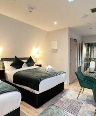 _room_family_studio_gallery_002