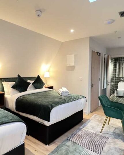 _room_family_studio_gallery_002